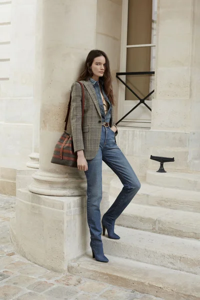 Look 18